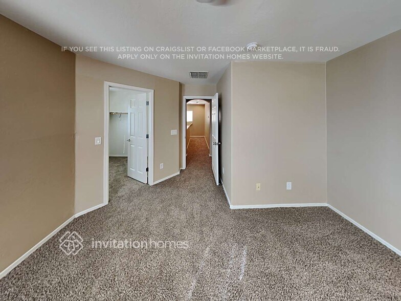 Building Photo - 4648 E Laurel Ave