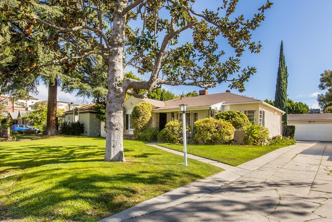 Building Photo - 5440 Ben Ave