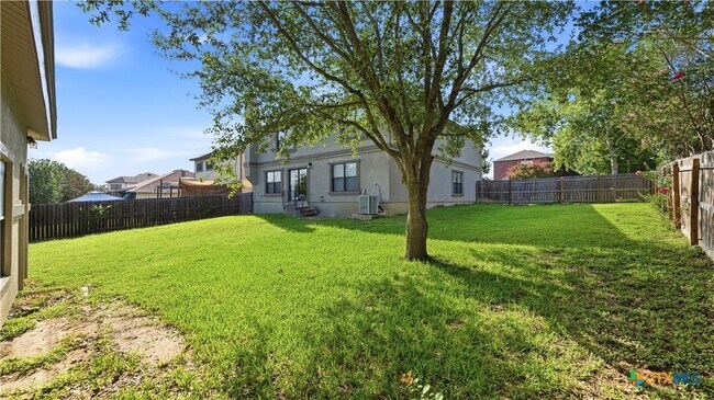 Building Photo - 7338 Raintree Forest