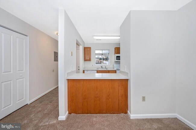 Building Photo - 10247 Redtail Ct