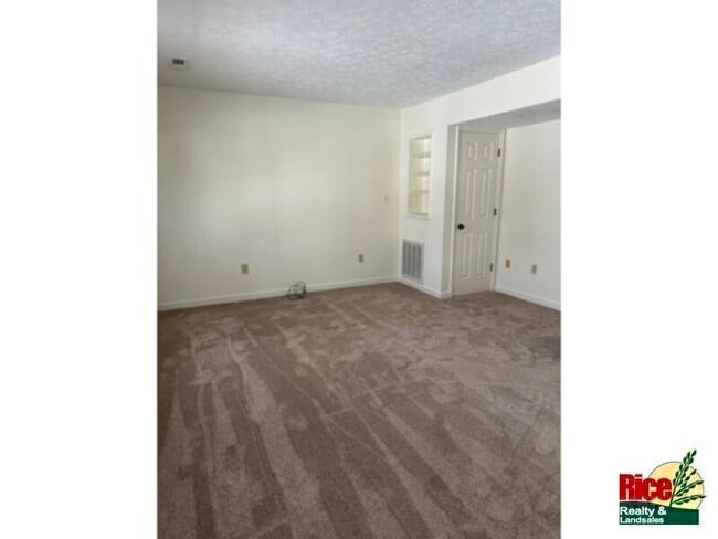 Building Photo - 505 Kamran Dr NW