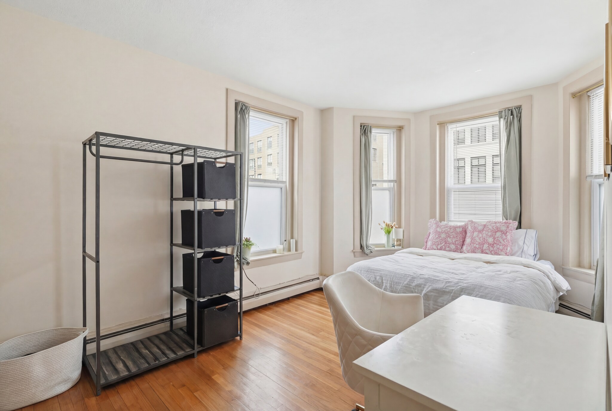 Building Photo - 1466 Tremont St