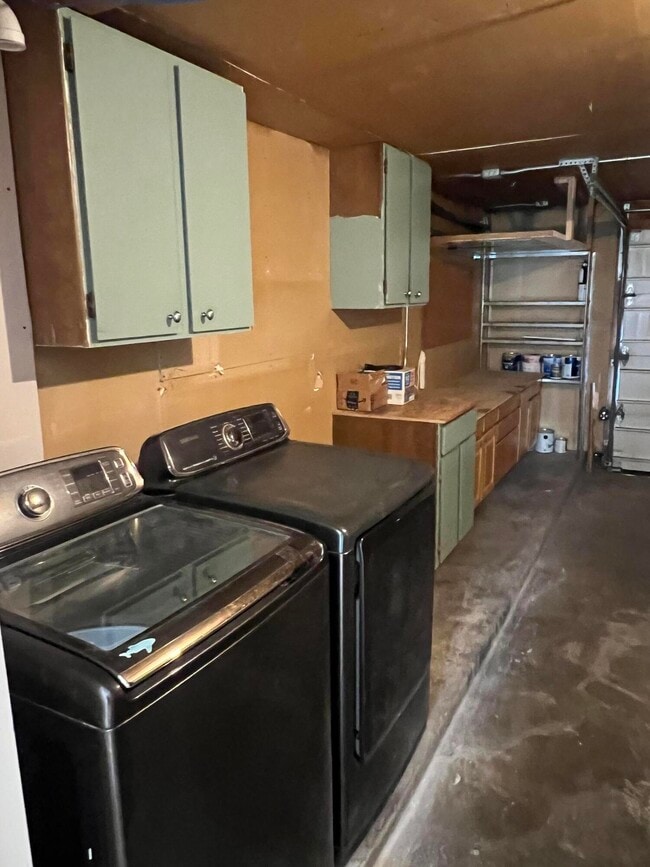 Building Photo - 13420 Reo Rd NE