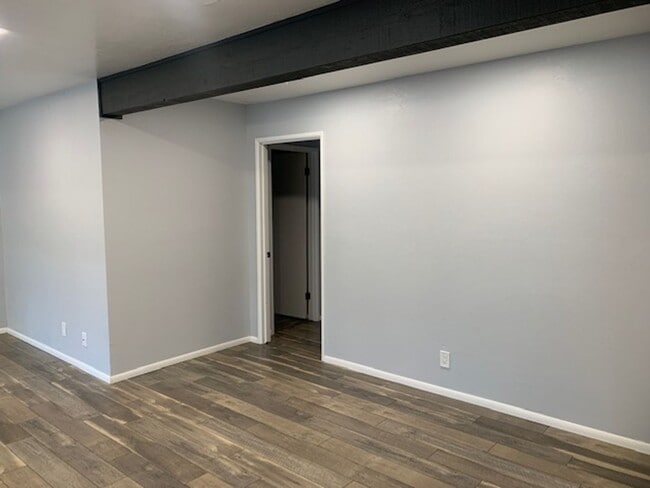 Building Photo - 660 Jordan Rd