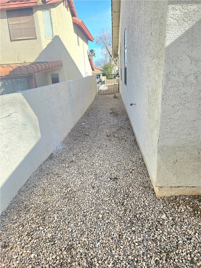 Building Photo - 113 Menta Ct