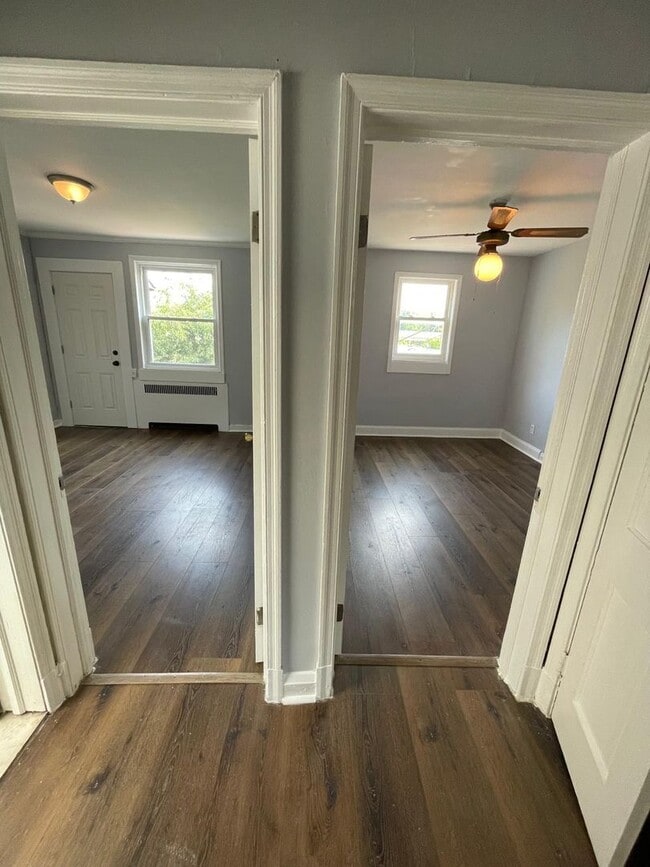 Building Photo - 3840 Dolfield Ave