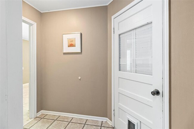 Building Photo - 730 N Sarah Jo St