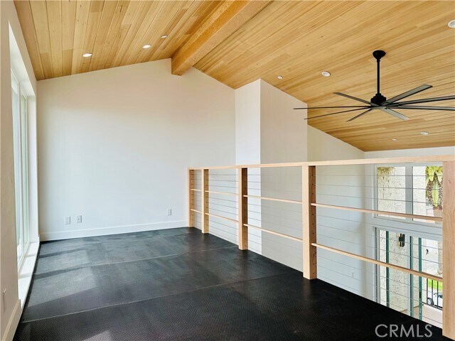 Building Photo - 555 Esplanade