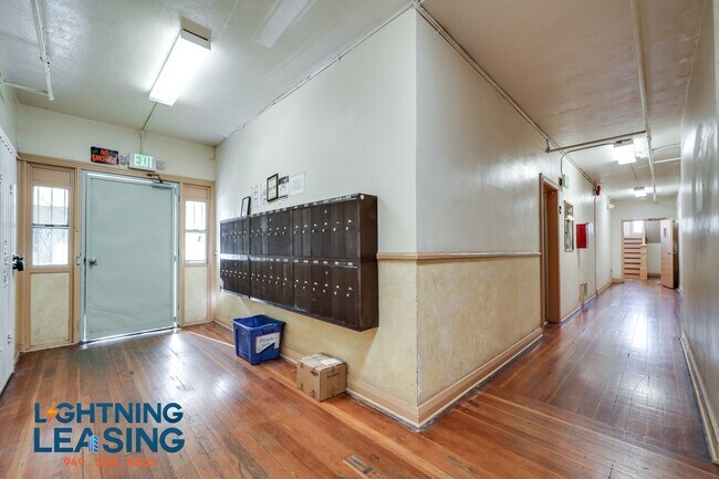 Building Photo - 1058 Normandie Ave