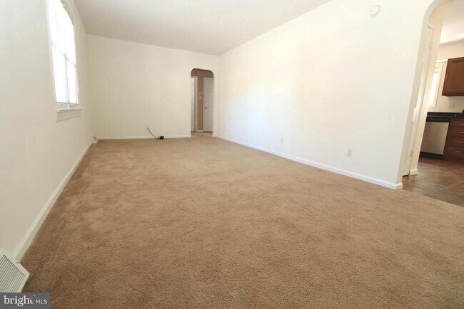 Building Photo - 218 Webbs Ln