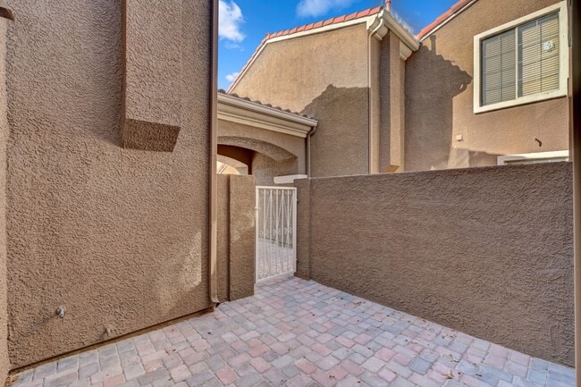 Building Photo - 7275 Diamond Canyon Ln