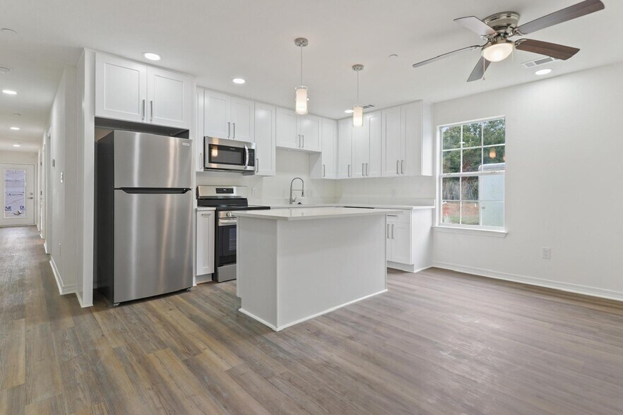 Building Photo - 957 Middle Ln