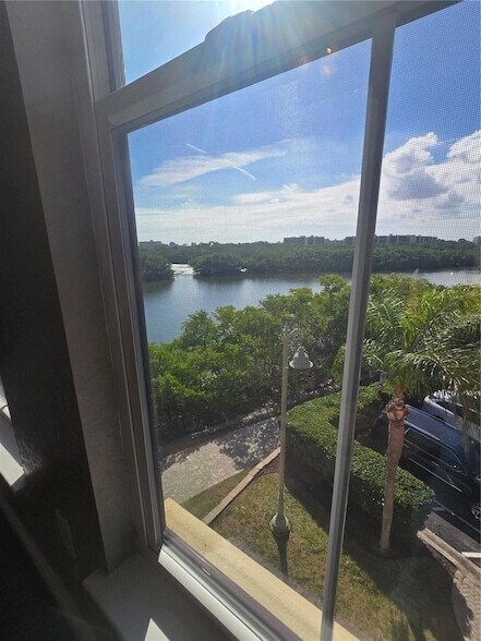 Building Photo - 2732 Via Murano