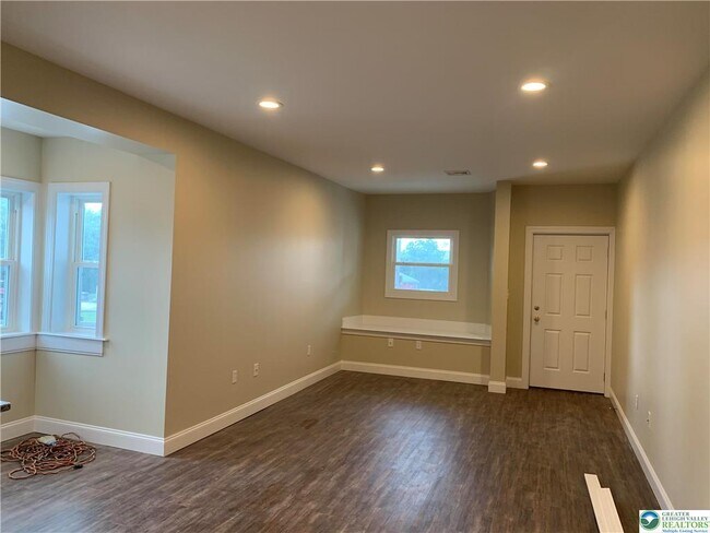 Building Photo - 5878 Sullivan Trail