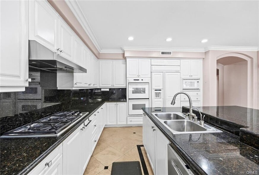 Building Photo - 996 N Antonio Cir
