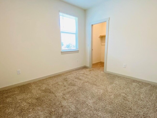 Building Photo - 10917 Tildon Ave