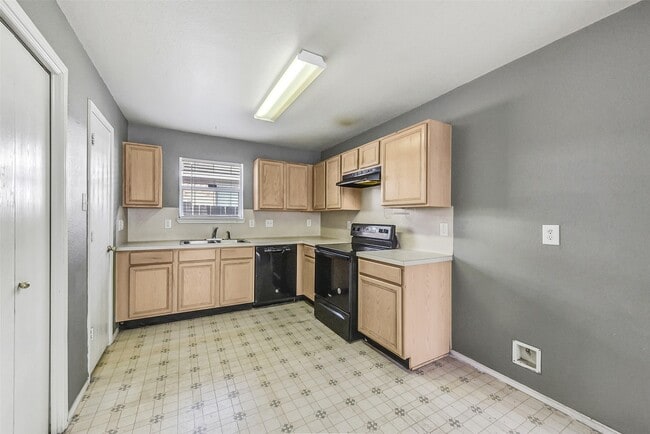 Building Photo - 13518 Woodring Ct