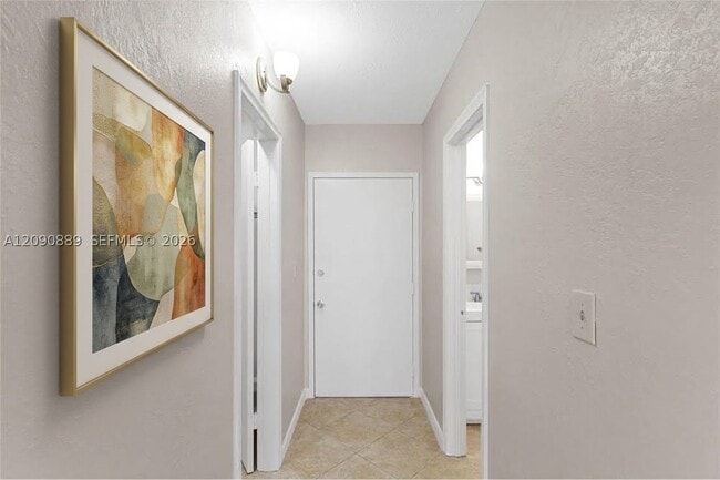 Building Photo - 2401 Riverside Dr