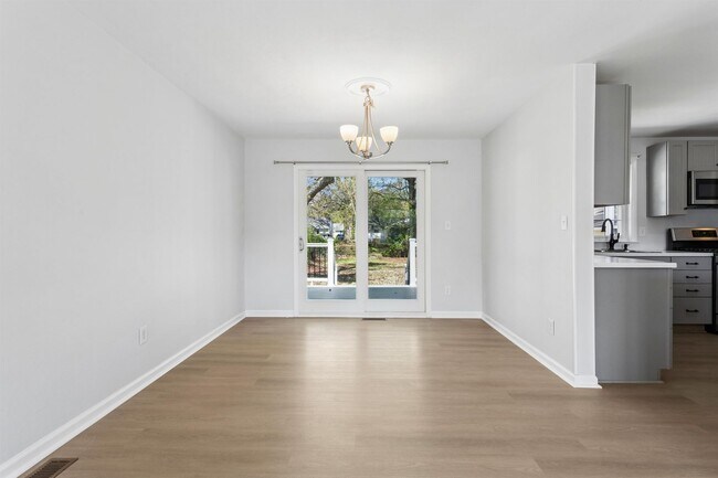 Building Photo - 3BR Rancher Hampton/Langley AFB