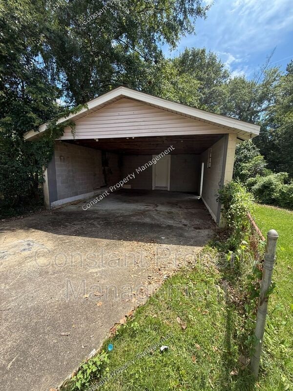 Building Photo - 3069 Somerset Dr