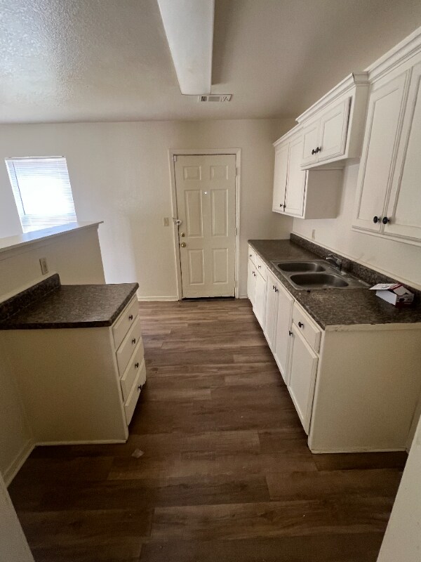 Building Photo - 2420 Poplar St