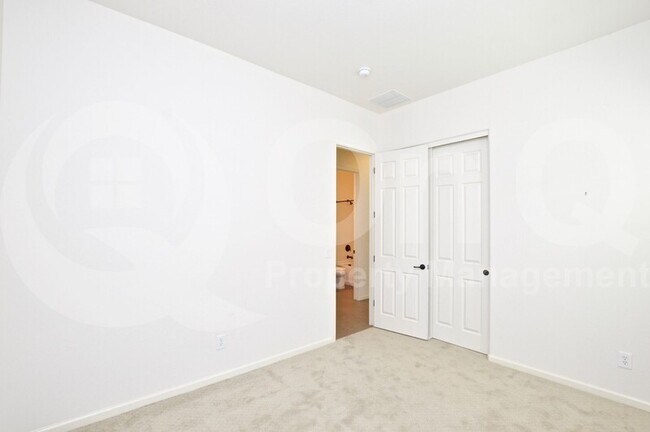 Building Photo - 20565 W Nelson Pl