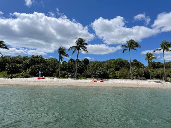 Building Photo - 430 45th St