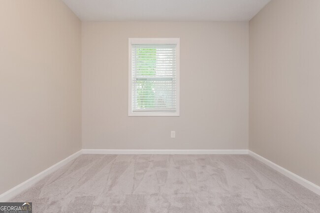 Building Photo - 998 Autumn Crest Ct