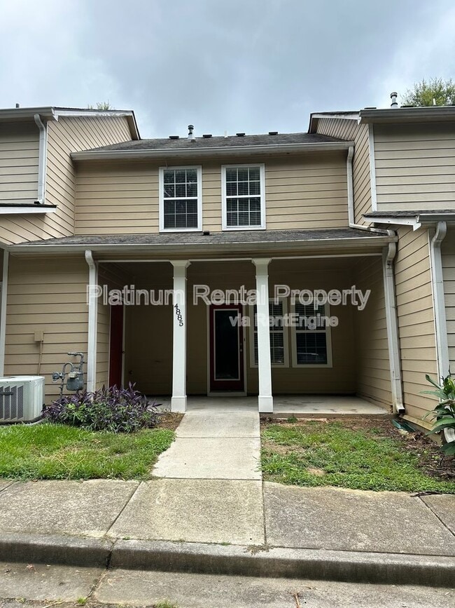 Building Photo - 4885 Robinson Square Dr