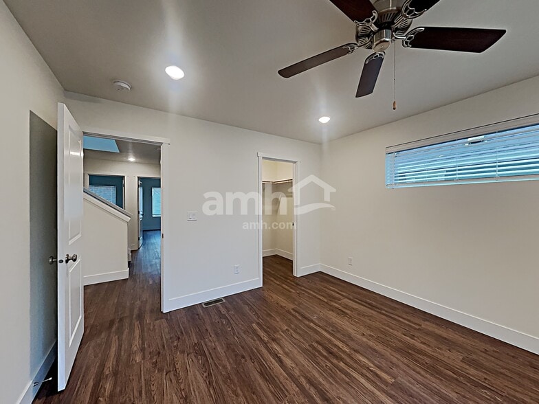 Building Photo - 33030 Lookout Ln