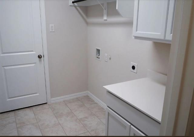 Building Photo - 925 Plaza Ln