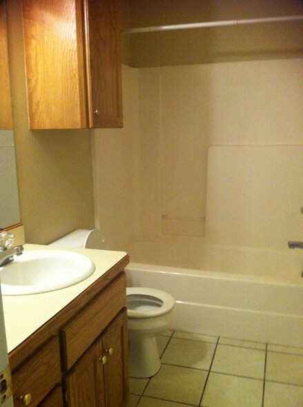 Building Photo - 1813 Jefferson Ave