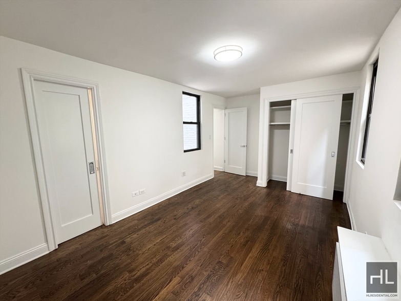 Building Photo - EAST 72 STREET