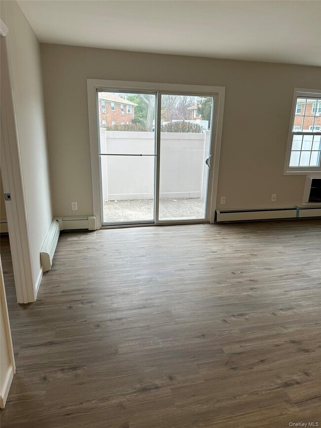 Building Photo - 460 Old Town Rd