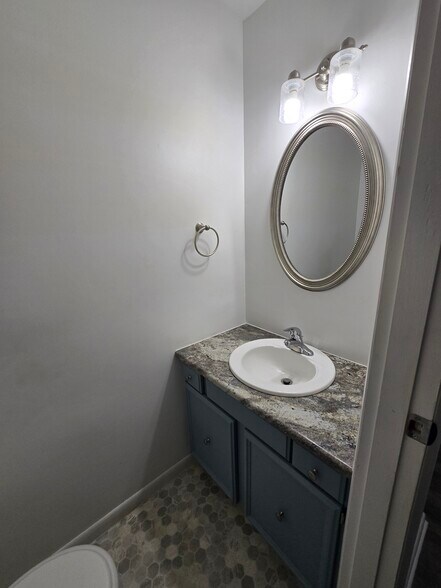 Building Photo - 162 Chris Drive