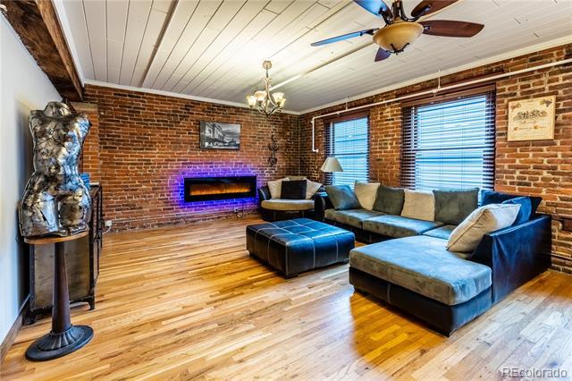 Building Photo - 1940 Blake St