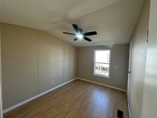 Building Photo - 4602 Durant Ave