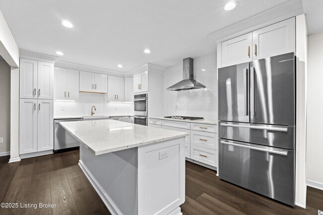 Building Photo - 1112 E Burnett Ave