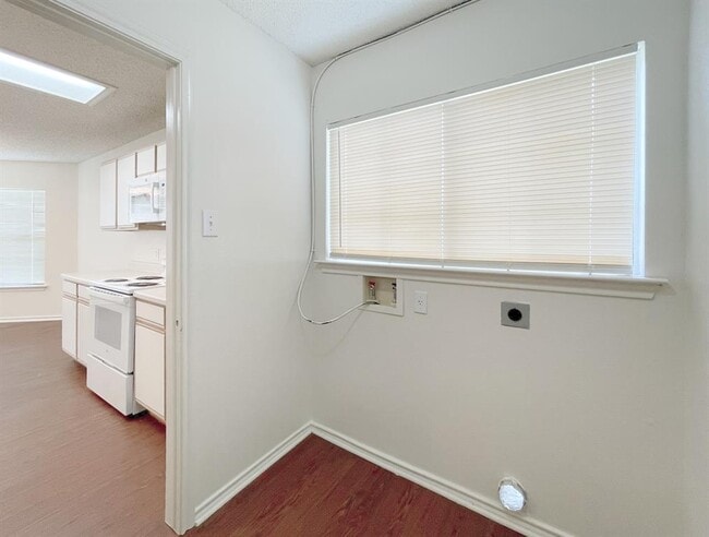 Building Photo - 2812 High Point Cove
