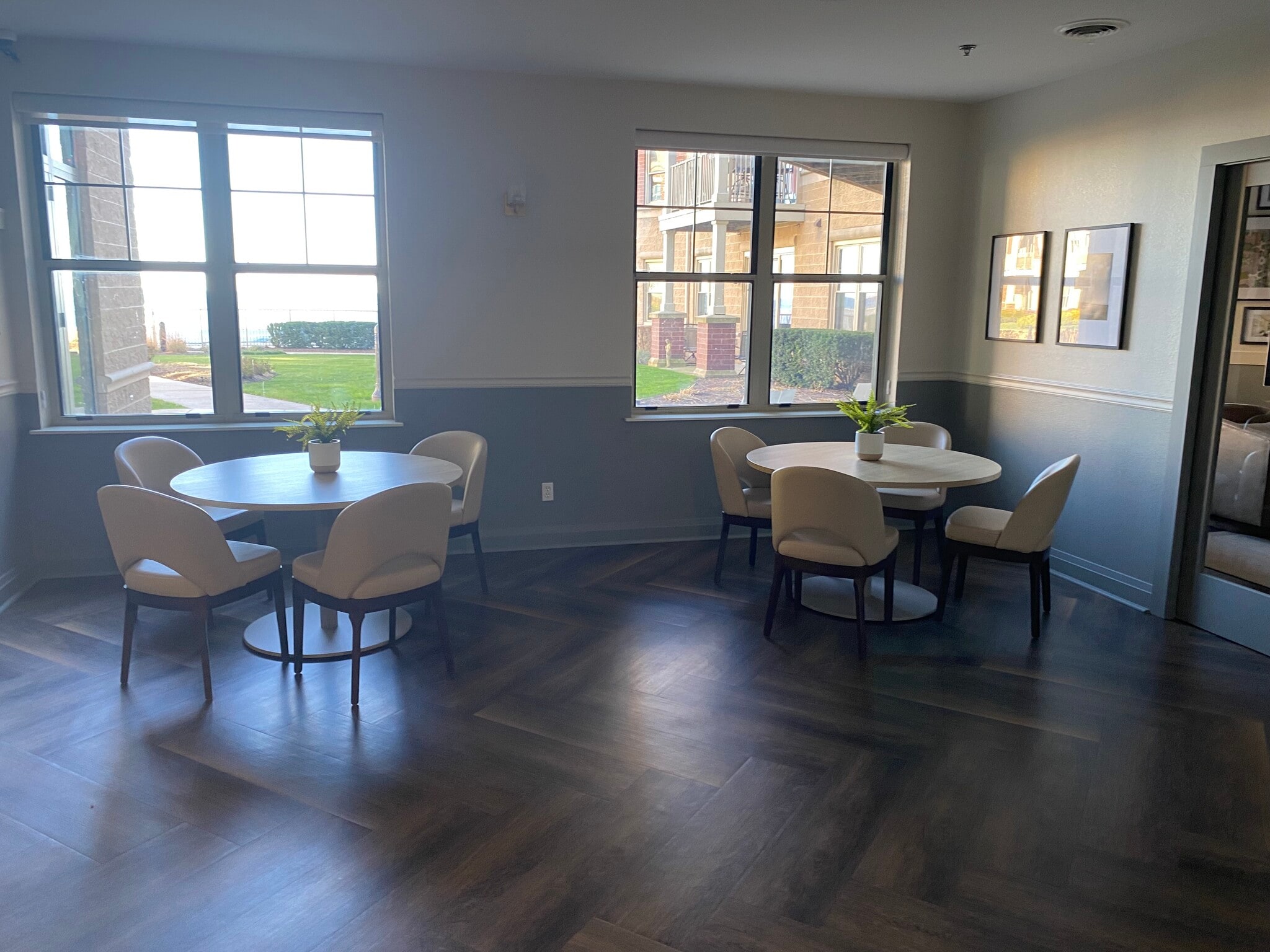 Building Photo - 4110 S Lake Dr