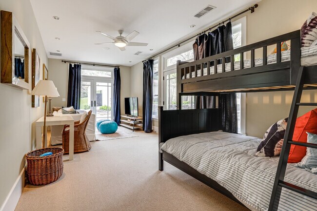 Building Photo - 6256 Dry Creek Rd