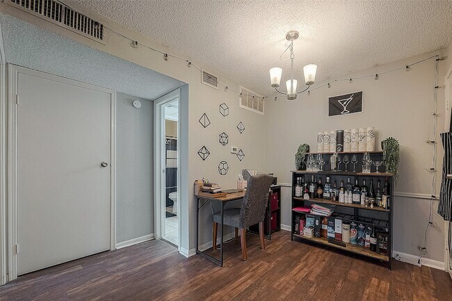 Building Photo - 2120 El Paseo St