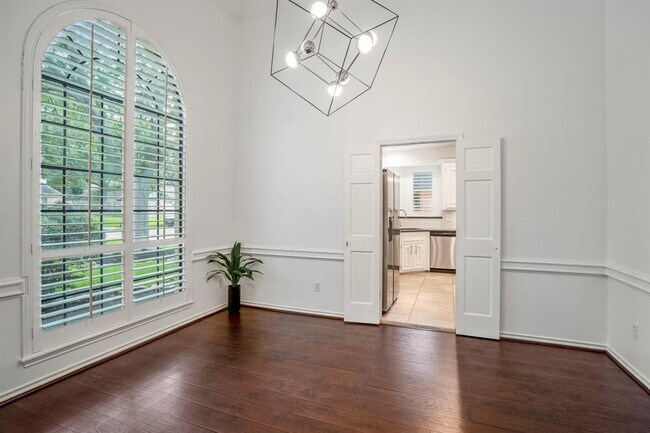 Building Photo - 16814 Windypine Dr
