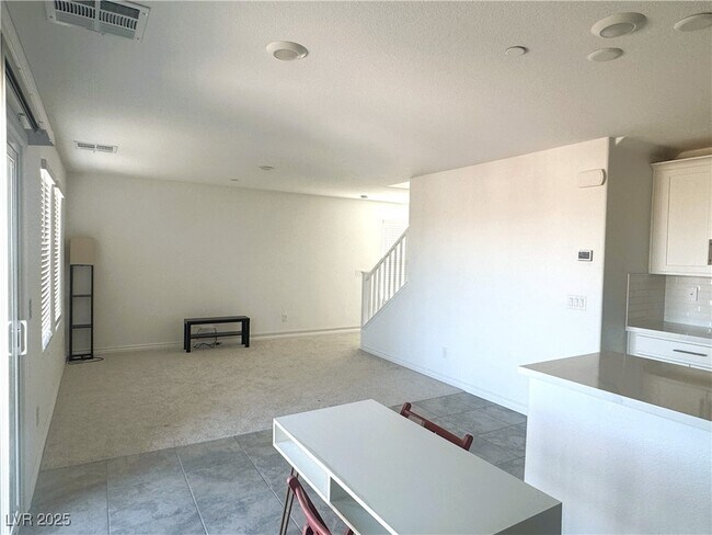Building Photo - 356 Rosefinch St