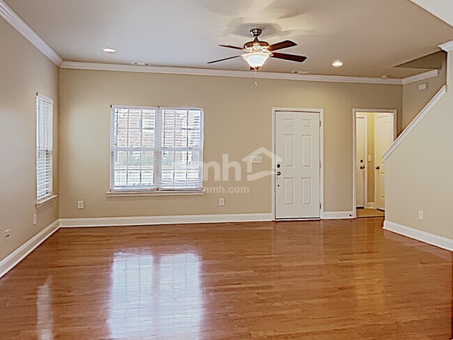 Building Photo - 1439 Sunray Dr