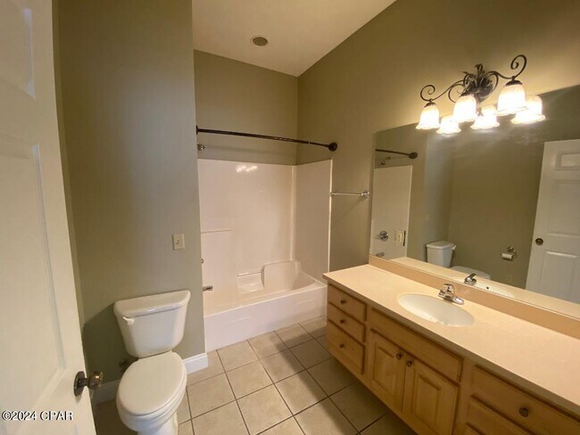 Building Photo - 4031 Oak Forest Dr