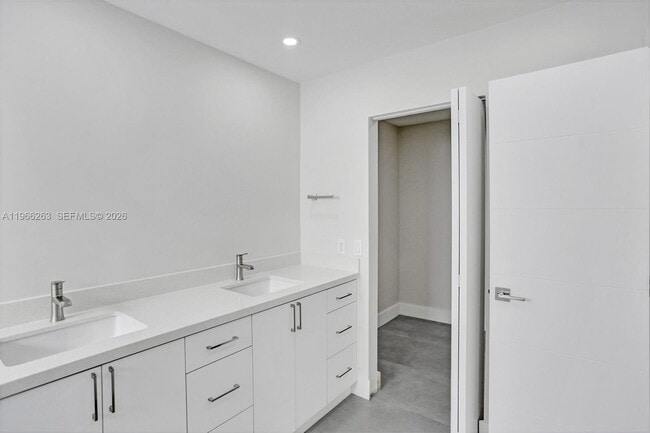 Building Photo - 12020 SW 93rd St