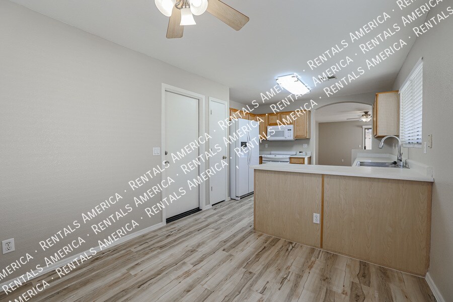 Building Photo - 16212 N 162nd Ave