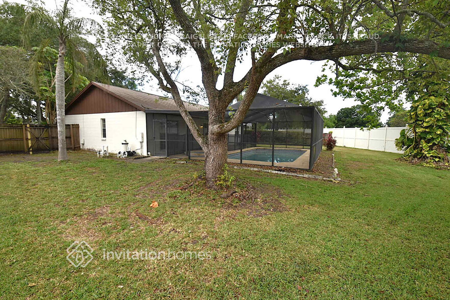 Building Photo - 5014 Oakshire Dr