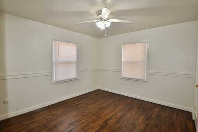 Building Photo - FOR LEASE! Newly Remodeled 2 BR - 1 BA - 1...